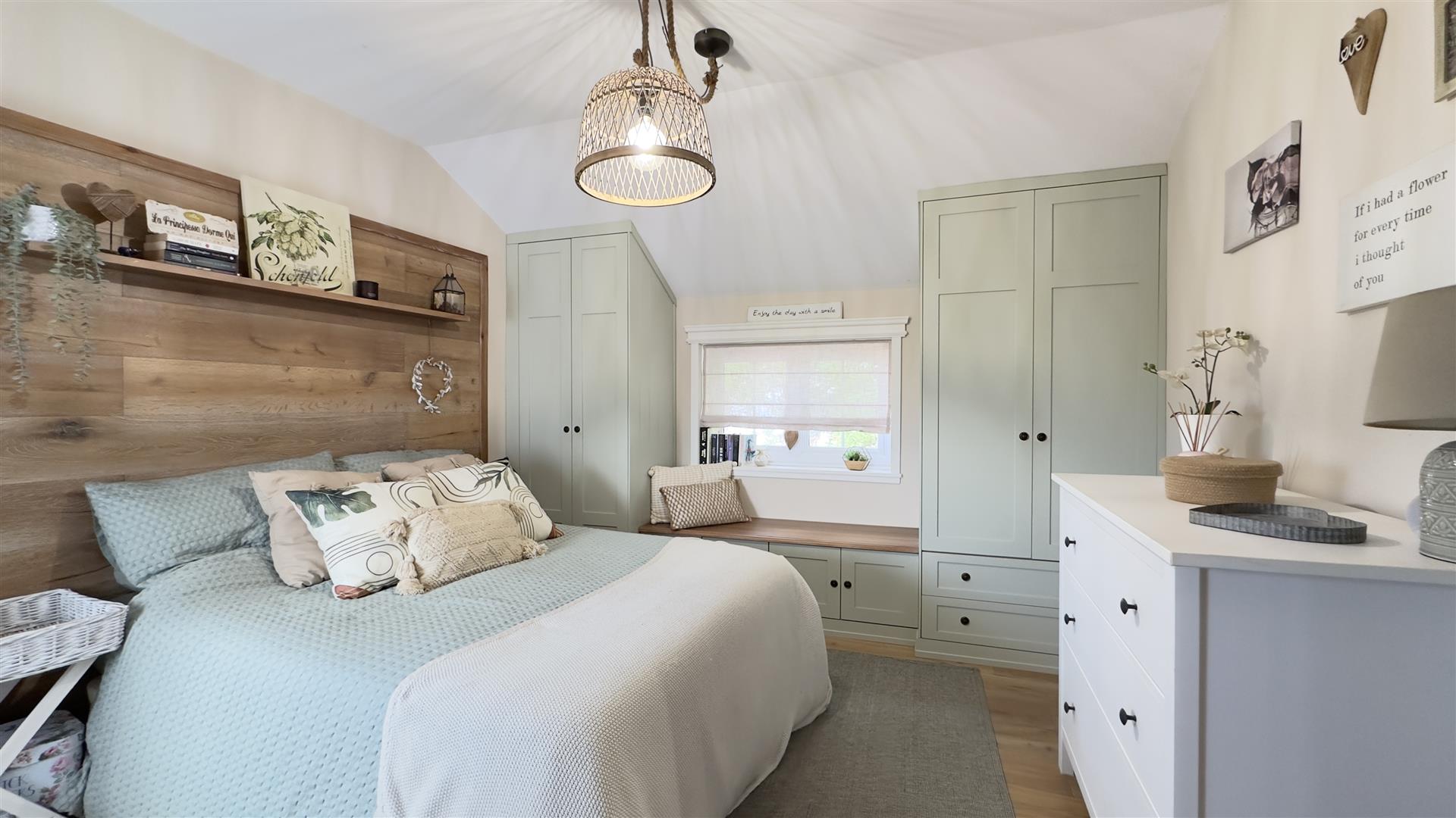 Image of House - 5 Bedrooms - 4 Bathrooms for Sale in Other South District-Gibraltar, Image 6